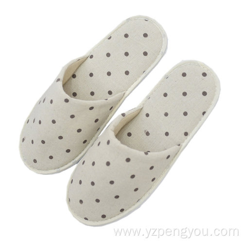 New arrival design fashionable slippers in 2022